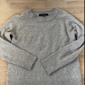 Vero Moda tröja - En svin snygg och populär Vero Moda tröja i storlek XS! 💗