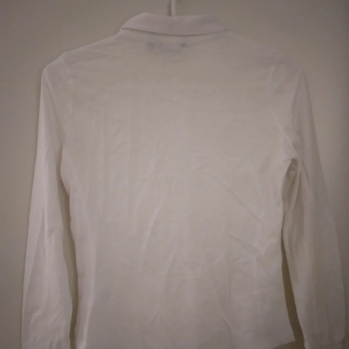 Vit jersey blus / skjorta. Mjuk bomull. Strlk: XS-SMALL. Lindex  - 1