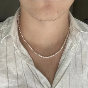 Halsband i 925 silver - Riktigt trevligt halsband i 925 silver. 50 cm långt