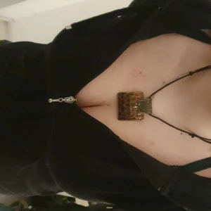 Justerbart halsband - Fint halsbant med justerbar läderrem