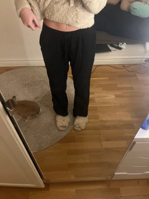 Svarta linnebyxor  - Linnebyxor från lager 157. Aldrig kommit till användning 