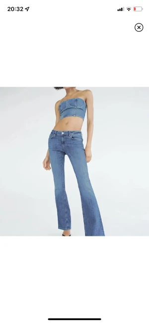 Lågmidjade jeans  - Säljer dessa stretchiga lågmidjade jeansen från zara då dem blivit för små❤️