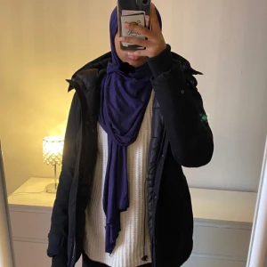 navahoo vinterjacka - fin vinterjacka med bra fickor. håller dig varm och är perfekt inför vintern. 