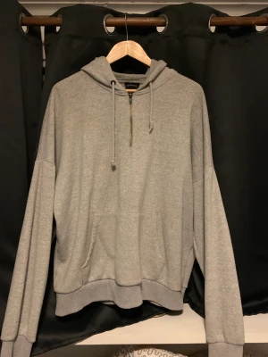 Fin tröja / hoodie - Bra skick!