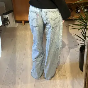 Baggy jeans från Levis köpta dyra i nypris