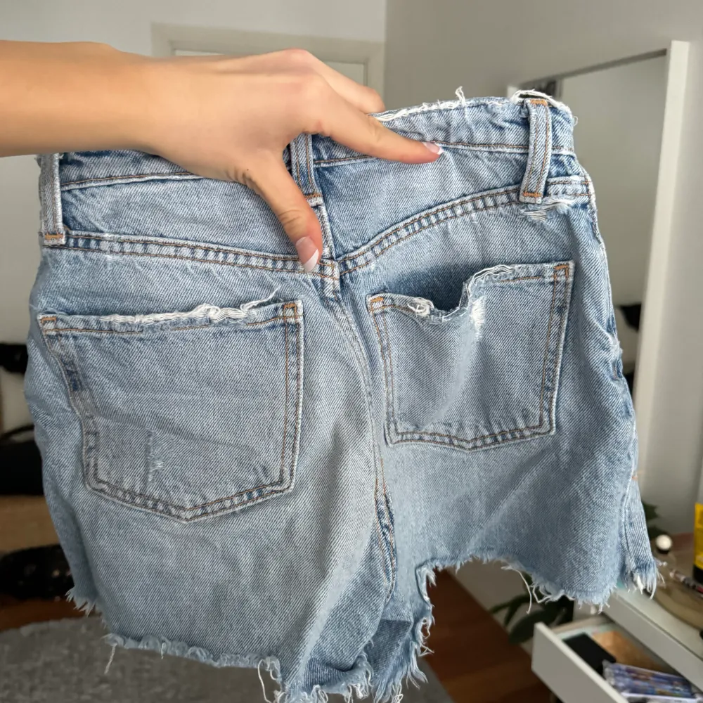 Jeans shirt från zara⭐️. Shorts.