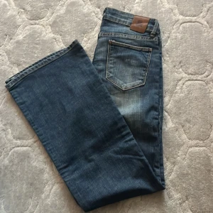 & flary jeans low waisted  - Perfect condition low waist jeans they sit sooo well!!! Never worn before! Original price: 800kr