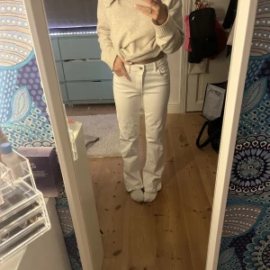 Jeans  - Säljer dom här snygga jeansen som är använda 1 gång som inte längre kommer till nån användning alls 