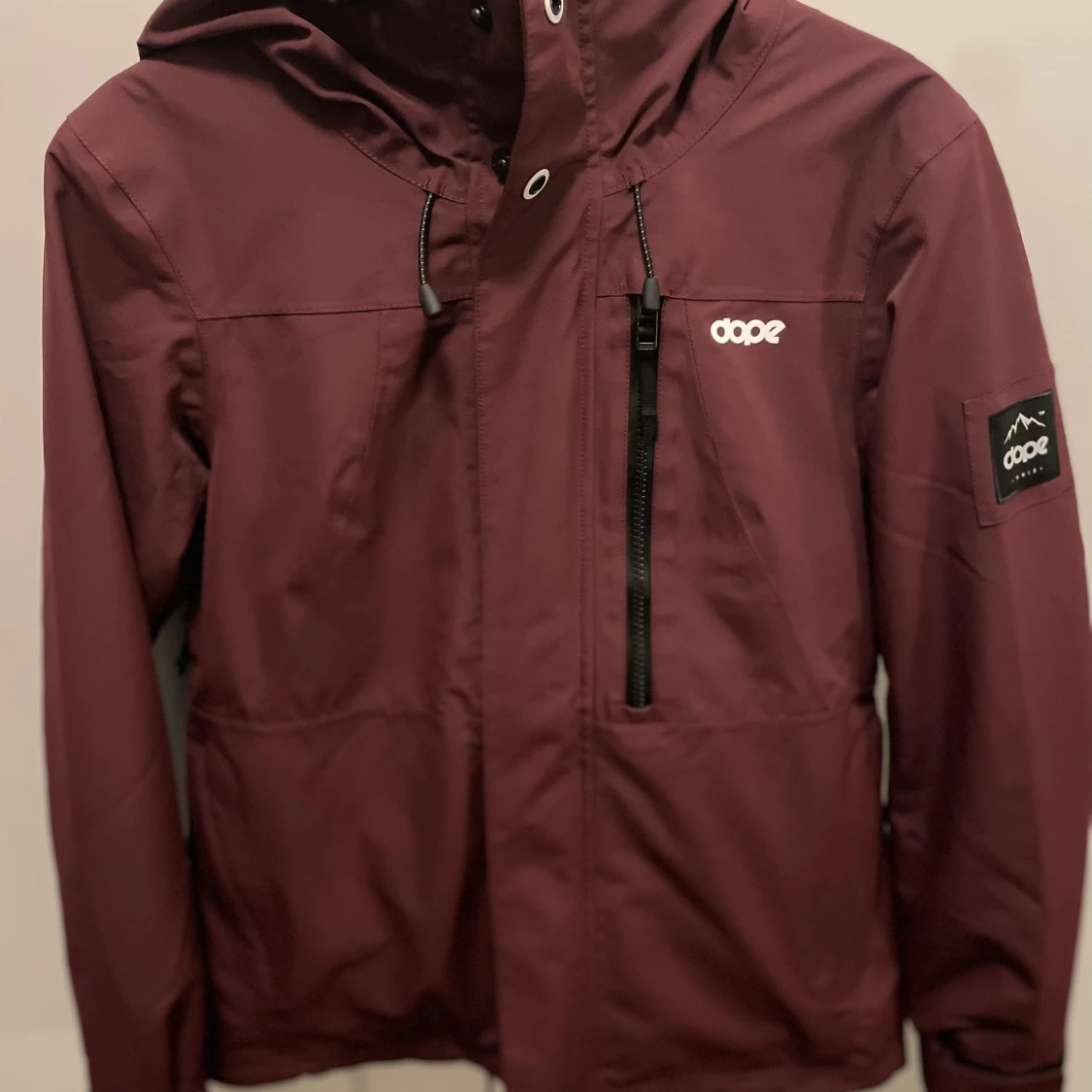 Vinröd dope jacka 