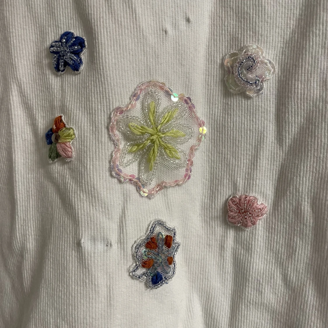 Vitt linne med broderi - 91