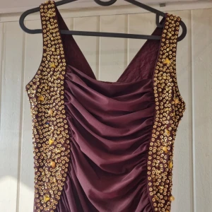 Festklänning  - Ny utan prislappen 