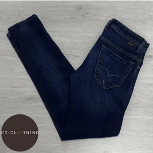 Jeans Diesel - Säljer dessa feta Diesel jeans i Nyskick! (9,5/10 cond) modellen är 176cm och 65kg. Hör av er vid intresse!