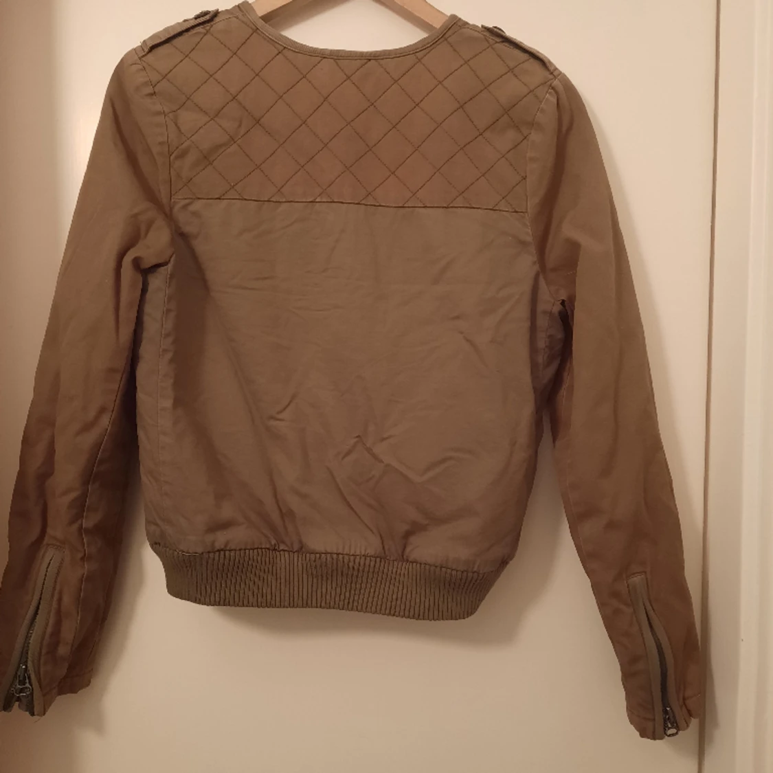 Fodrad Lee jacka - 90