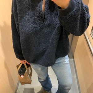 Fleecetröja - Fint skick, inte använd på senaste men köpt för ca ett år sedan. 