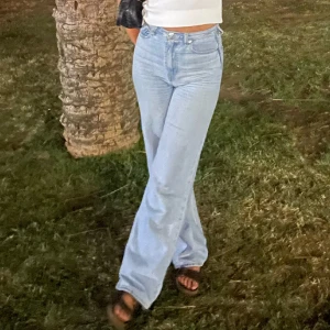 Levis jeans  - Levis jeans high loose i storlek 25 Bra skick använda endast ett fåtal gånger, betala genom Swish🥰