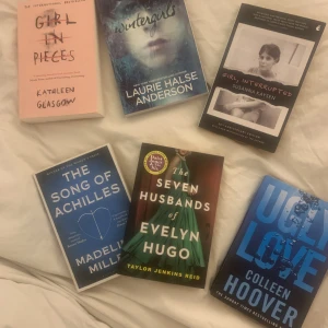 Booktok böcker  - Böcker i mycket bra skick. Vissa är inte ens lästa. Säljer för 100 kr stycket eller 400 kr för alla. Vid snabb affär kan priset diskuteras:)