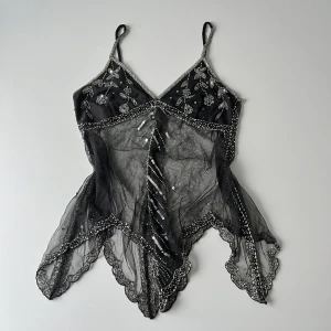 Glittrig topp - Vintage glittrig meshtopp från Young Blood 🖤 