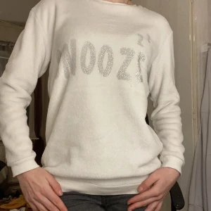 Mys tröja! - Snygg myss tröja med täcken znoose på! Väldigt mjuk och skön! Säljer pågrund av storleken! Säljer för 70kr inklusive frakt💗