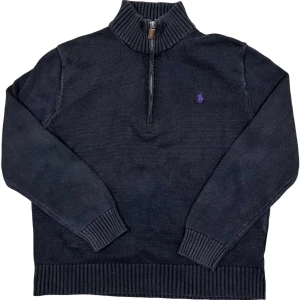 Ralph Lauren Half-Zip Svart - Svart halfzip tröja från Ralph Lauren. Bra skick! Storlek L. Ställ gärna frågor!😊