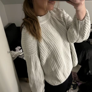 Stickad tröja - Så fin!!!