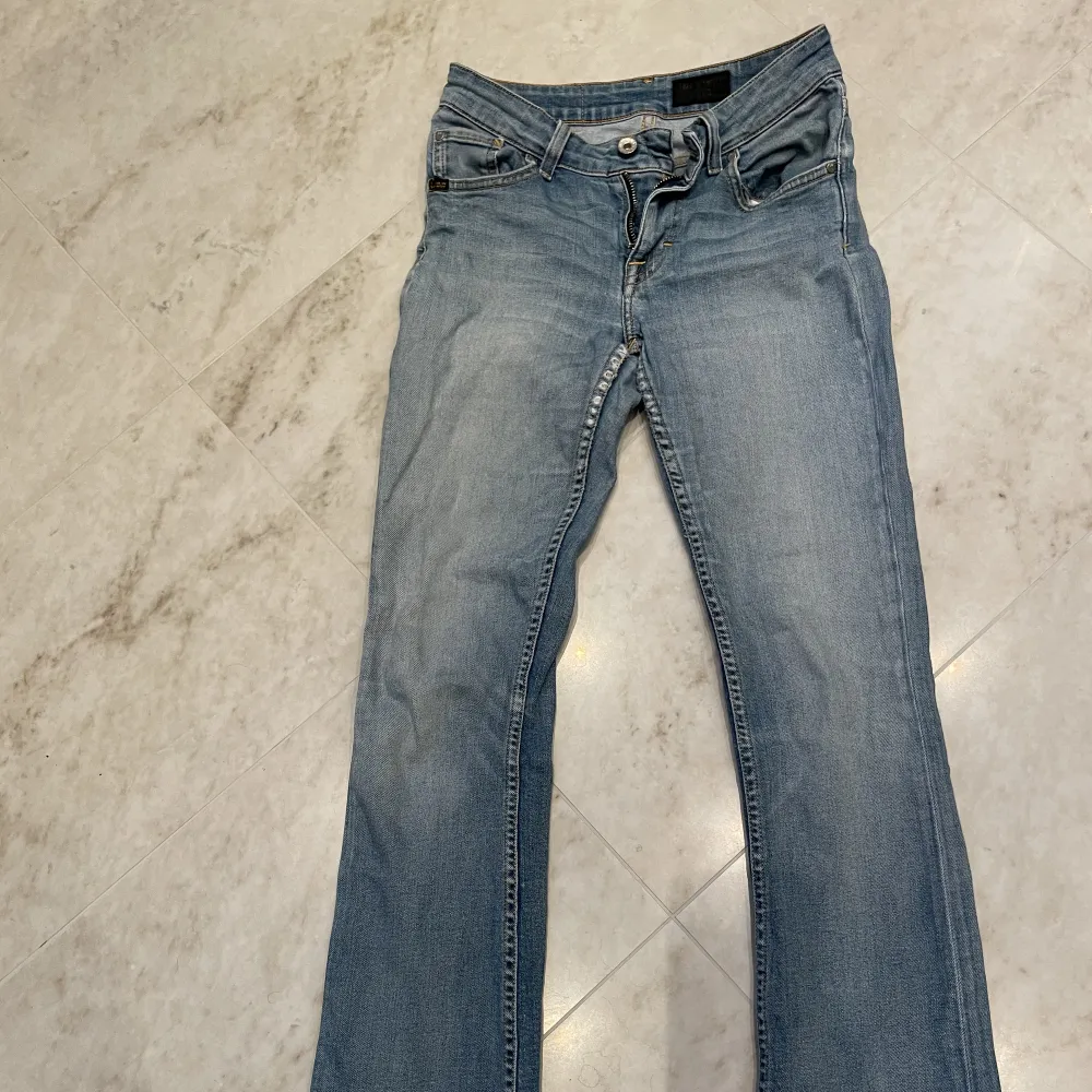 Jätte fina jeans från tiger of Sweden som jag tyvärr inte får på mig längre. Jeans & Byxor.