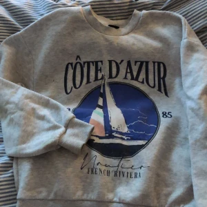 Fin tjock tröja från Gina tricot - Bra skick har haft på mig några gånger