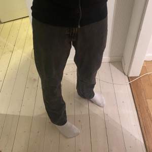 Jeans Vailent, snygg tvätt. Nypris 700kr!