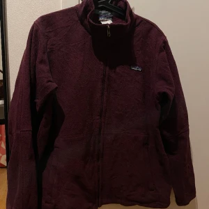 Patagonia kofta  - Patagonia kofta Storlek L, sitter bra på storlek M 