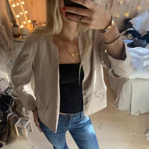 Kofta - SUPER snygg i jätte bra kvalitet 