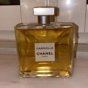 Parfym  - Gabrielle Chanel parfym, Oöppnad och helt ny. Nya variationen av chanel parfymerna. 🎀