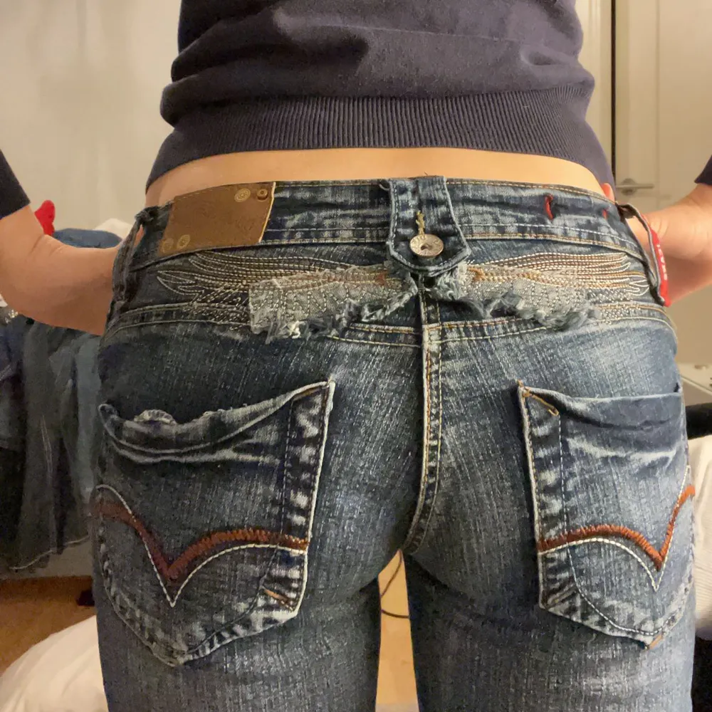 As coola jeans, skriv om du har några frågor😚använd gärna köp nu. Jeans & Byxor.