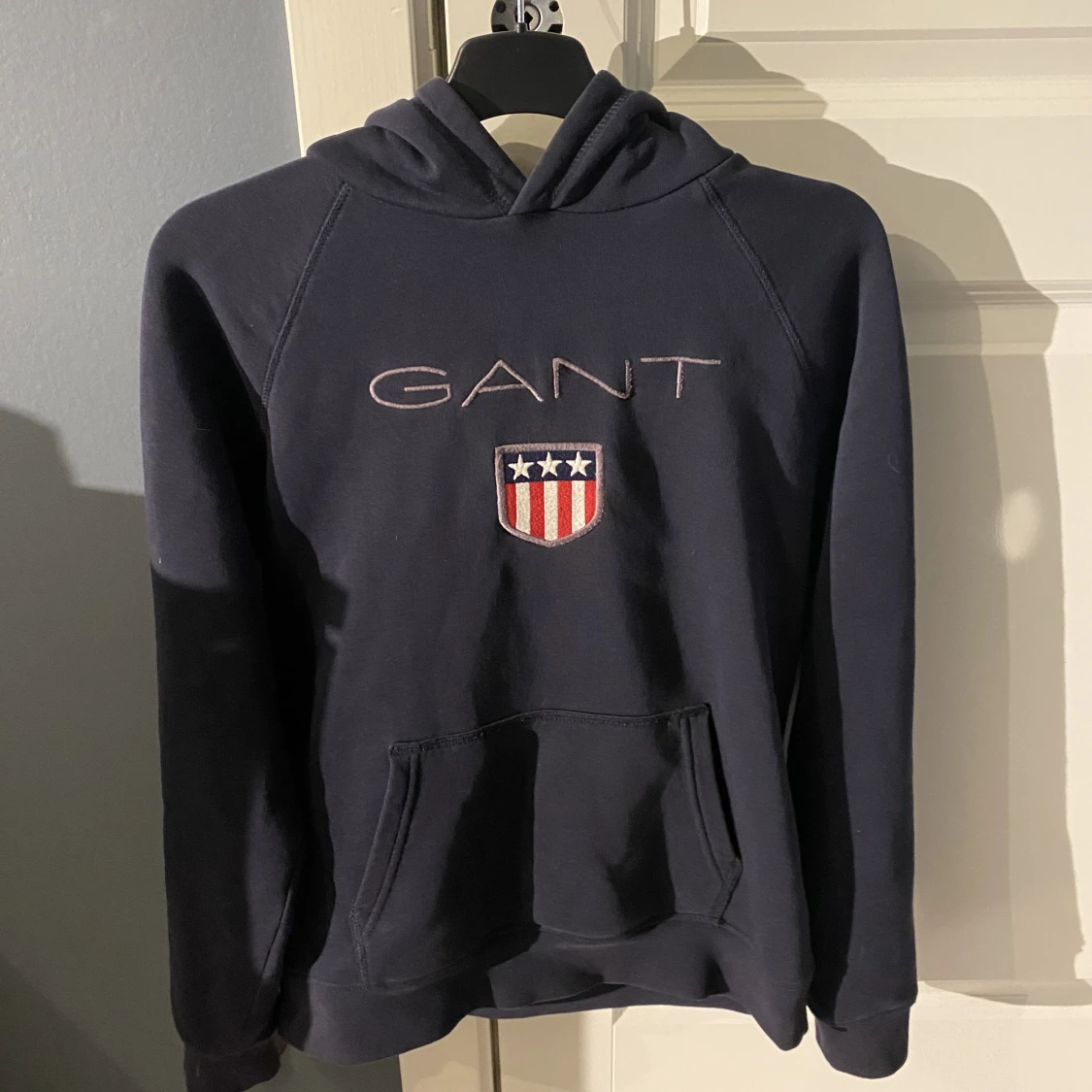 GANT SHIELD HOODIE - 1