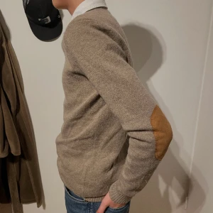 Samsøe & Samsøe tröja  - Bra skick, snygg färg. Finns ingen storlek men skulle säga att den passar xs-s