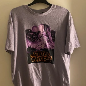 T-shirt - Star wars t-shirt storlek xs, använd några gånger, bra skick.