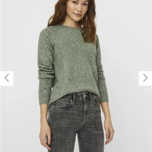 Stickad tröja - Säljer min gröna stickade tröja i storlek xs💗