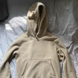 Mysig och varm hoodie från Weekday