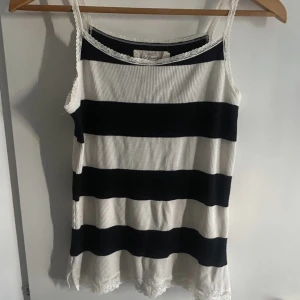 Topp - Supergulligt linne från h&m som aldrig blivit använt💞💞