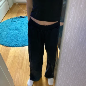 Cubus linnebyxor - Har bara använt dom några gånger så dom är i bra skick, storleken är 164 men dom är ganska vida så dom hade kunnat passa någon som har storleken 170 och kanske xs