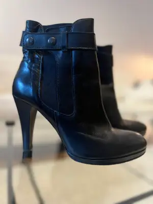 Leather Ankle boots - Very good condition! 39,5 EU (25,5 cm)