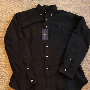 Ralph Lauren skjorta  - Helt nyRalph Lauren skjorta, oanvänd. Nypris 1300!  