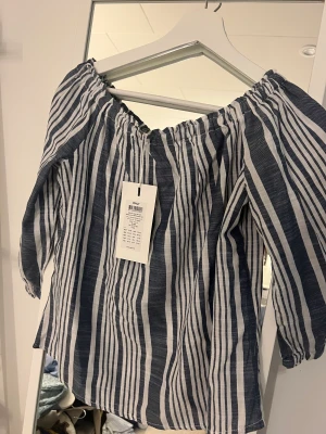 Tröja - Superfin topp, helt oanvänd med lapp kvar 