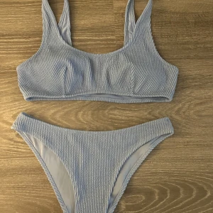 Bikini  - Superfin bikini (mer blå i verkligheten) bra skick 