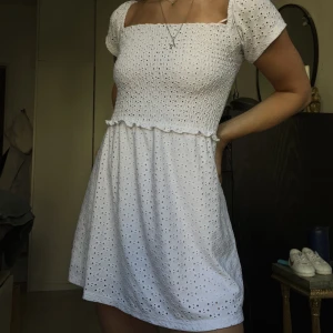 Sommarklänning - Sommarklänning i stretchigt material. Storlek 36. Möta upp i Stockholm, eventuell fraktkostnad tillkommer. 🌸