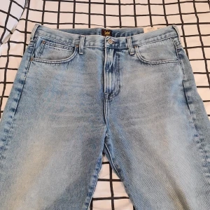 Lee Jeansbyxa - Lee Grazer jeansbyxa i W33 och L32. 