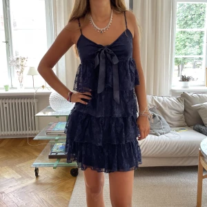 Sååå fin sommarklänning🙌🏻❤️ - Superfin sommarklänning👏🏻👏🏻volangklänning med spets🥰