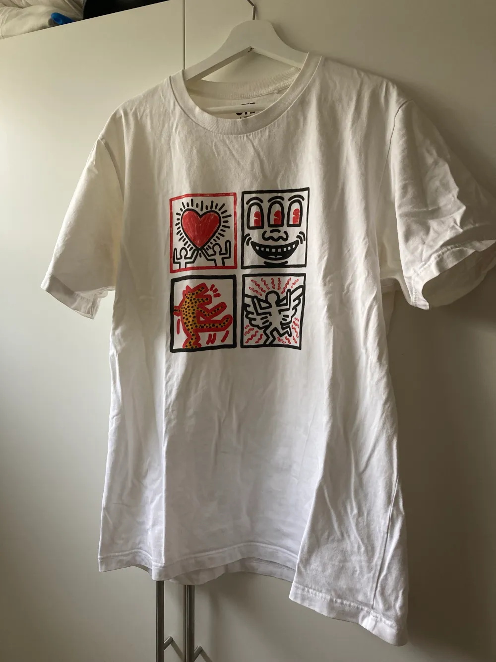 Keith Haring Uniqlo t-shirt stl: XL Sparsamt använd utan fläckar eller hål. T-shirts.