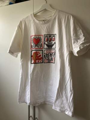 Keith Haring Uniqlo t-shirt stl: XL Sparsamt använd utan fläckar eller hål