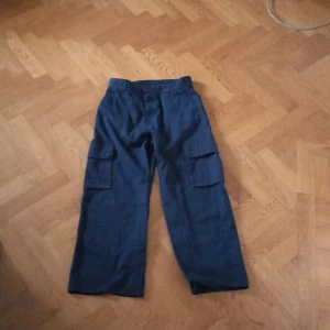 Dickies baggy - Dickies byxor baggy. Är använda. Är lite upplagda/kortade i längden.