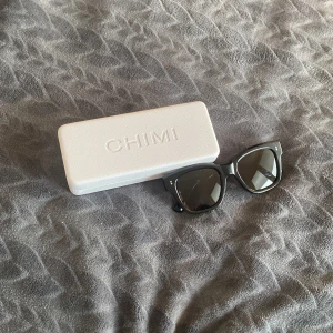 07 svarta chimis - Säljer mina svarta 07:or då jag inte använder dem längre. Använt flertal gånger men i nytt skick.