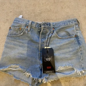 Levis short - Saknar en knapp annars nyskick